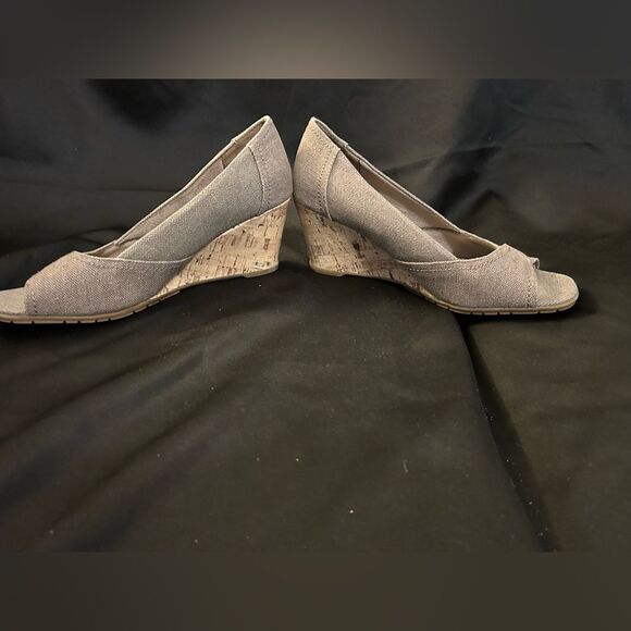 Life Stride Velocity Khaki Canvas memory foam 3” Cork Wedge Heel Shoes Size 11 - Picture 3 of 10